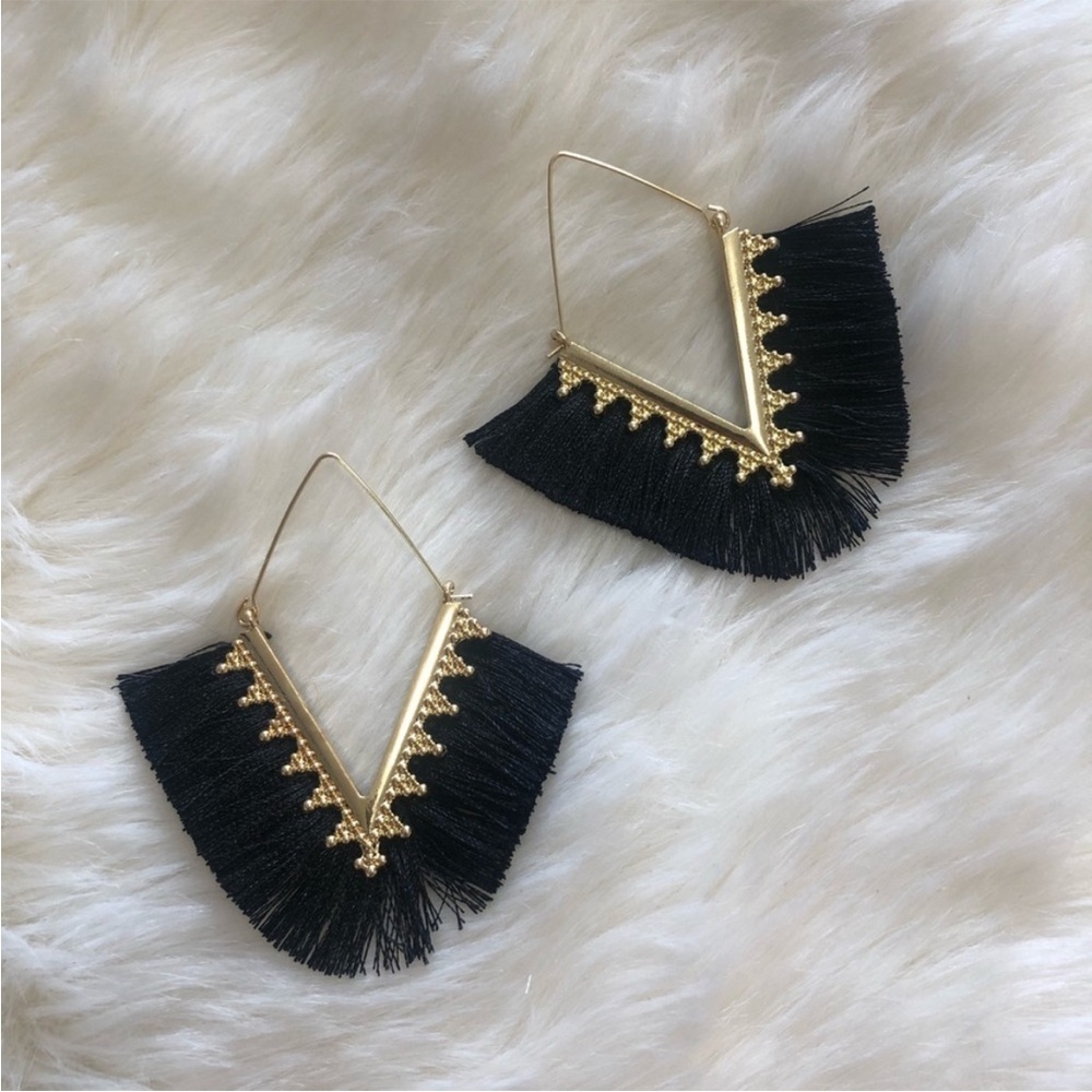 🌷3 items for $30🌷 Set of 3 Dangly Earrings